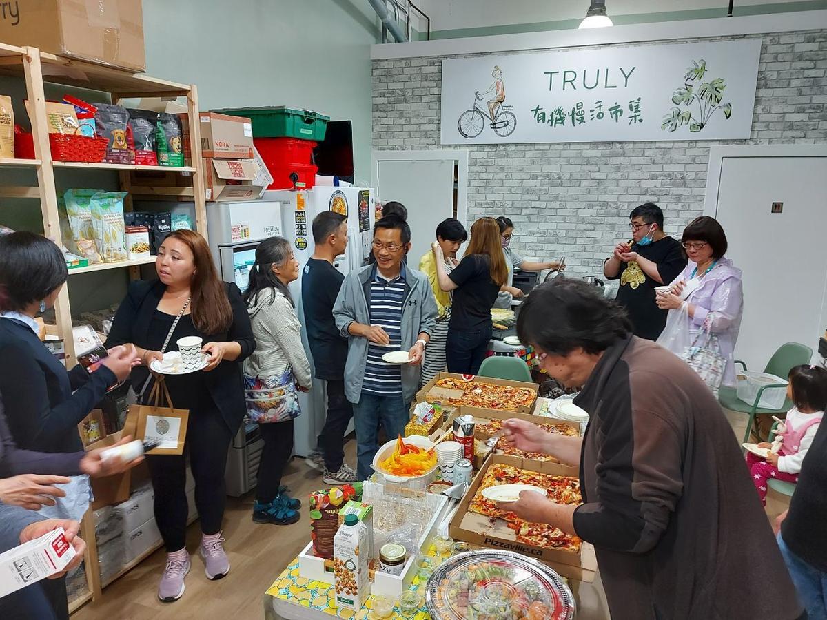 Mavis hopes that the store can become a meeting point for Hong Kong people, as well as helping young people who have left Hong Kong, and take care of each other. (Courtesy of Marvis)
