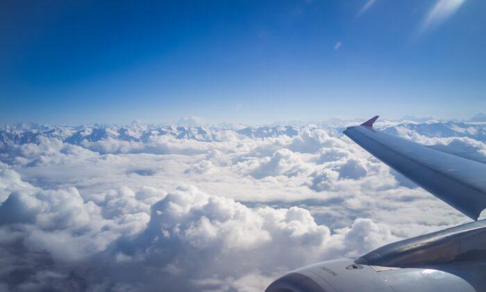 With Passenger Mask Mandate Gone, Flight Turbulence Stats Improve Markedly