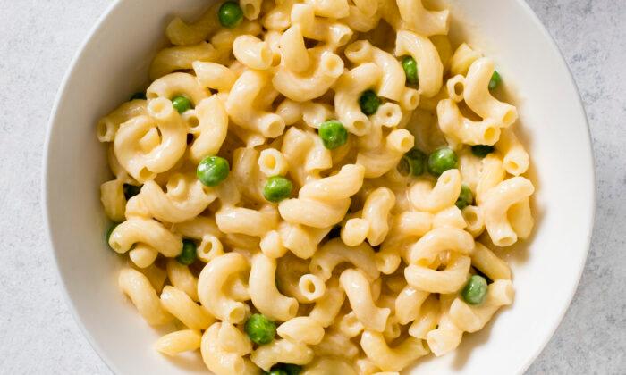 Your Family Will Be Very Pleased With This Gooey Baked Mac And Cheese
