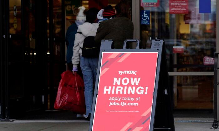 Conflicting Jobs Data Begin to Clear Up Over Labor Day