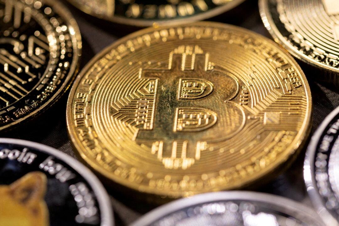 Top US Regulator Says Cryptocurrencies Pose Risks to Financial Stability