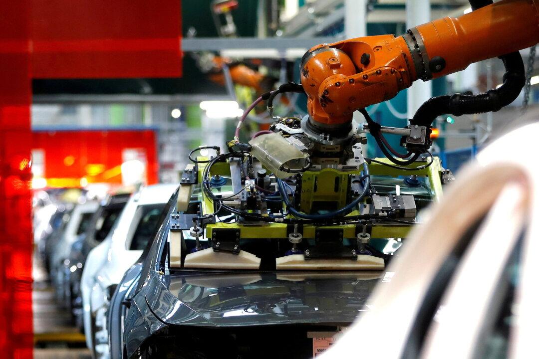 Drop in Demand Weighs on German Manufacturing, Outlook Darkens: PMI