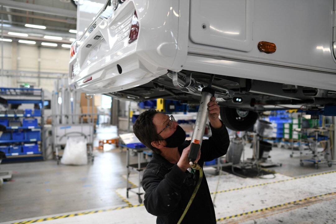 Factory Slowdown Strengthens Concerns About Global Recession