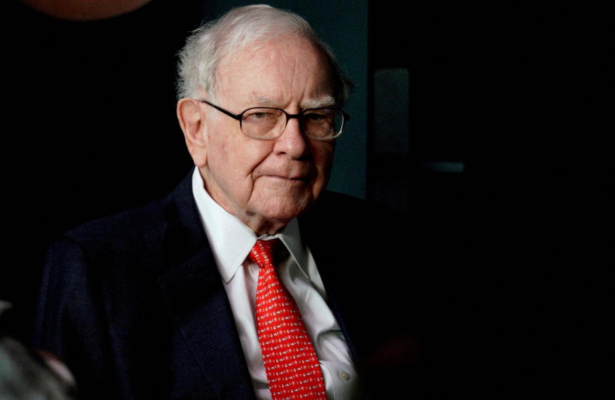 Berkshire Hathaway Buys 9.9 Million More Occidental Shares, Has 17.4 Percent Stake