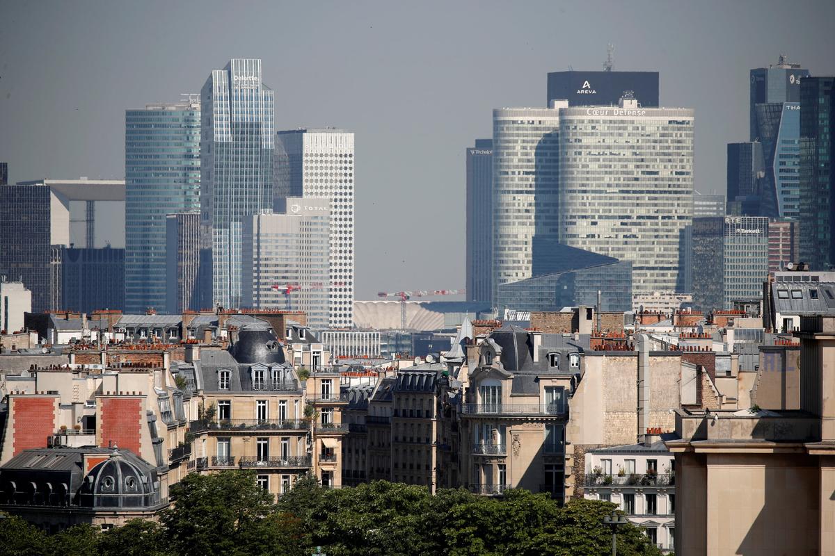 Euro Zone Investor Morale Slumps on Grim Expectations: Sentix