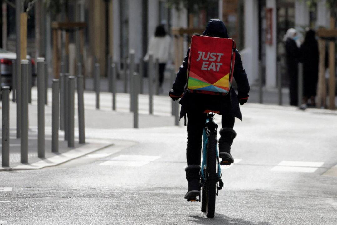 Amazon Teams up With Just Eat on US Food Delivery With Grubhub Investment