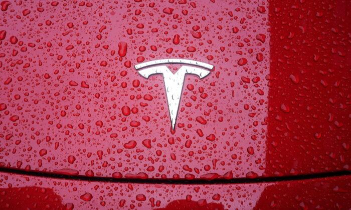 Tesla Recalls Nearly 1.1 Million US Vehicles to Update Window Reversing Software