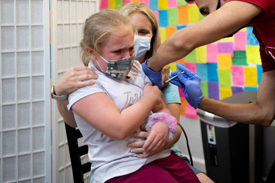 NHS Strategy Aims to Persuade ‘Vaccine Hesitant’ at Parents’ Evenings