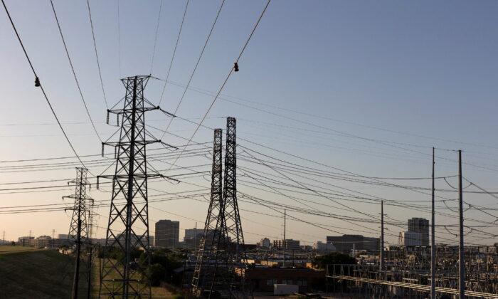 Federal Regulator Sounds Alarm on Declining Electric Grid Reliability
