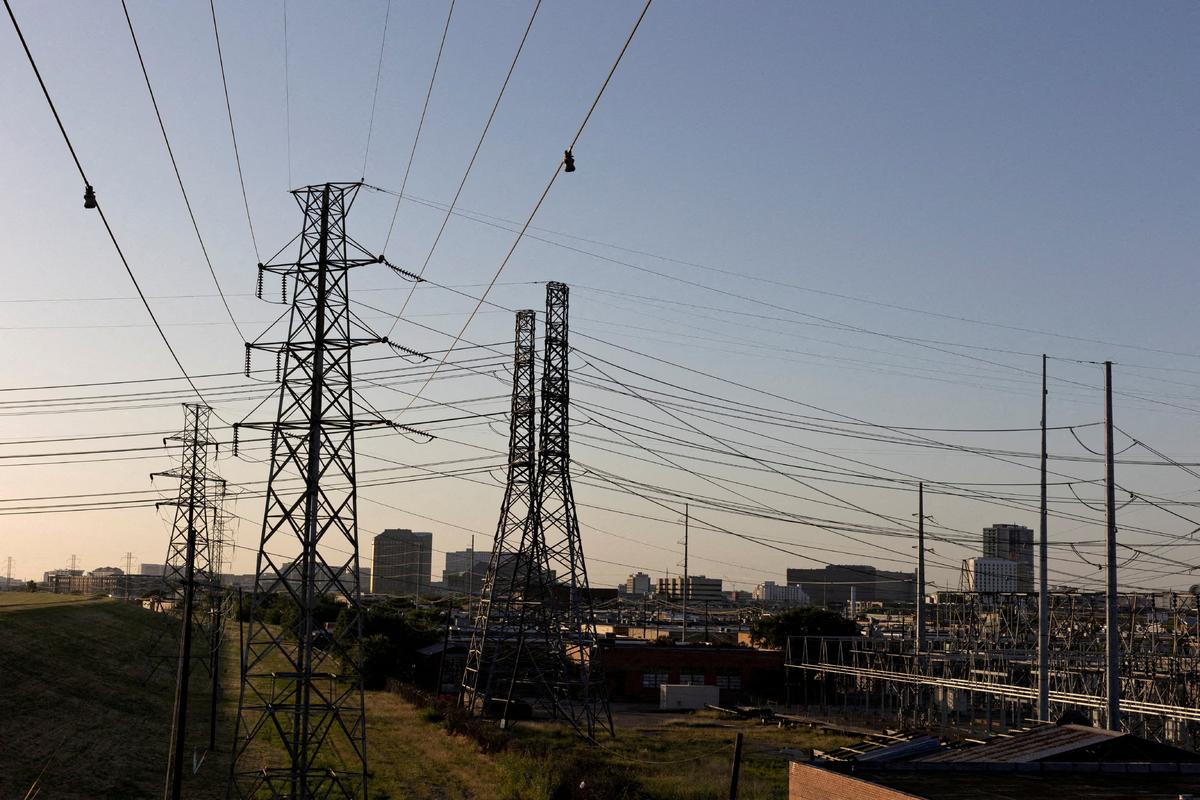 Texas Grid Avoids Blackouts With Voluntary Cutbacks Amid Scorching Heat