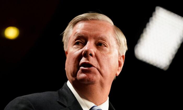 Graham: US Should Not Worry About ‘Provoking Putin’ By Boosting Military Aid to Ukraine