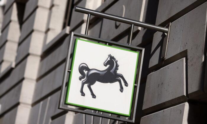 Worker Sacked by Lloyds Bank for Saying Racial Slur During Training Session Is Awarded Damages