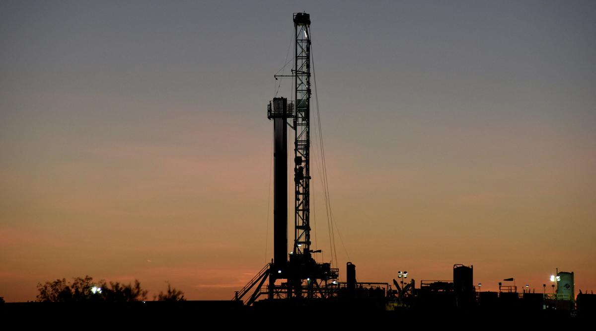 US Oil Mergers Drop to $12 Billion as Volatility Limits Deals