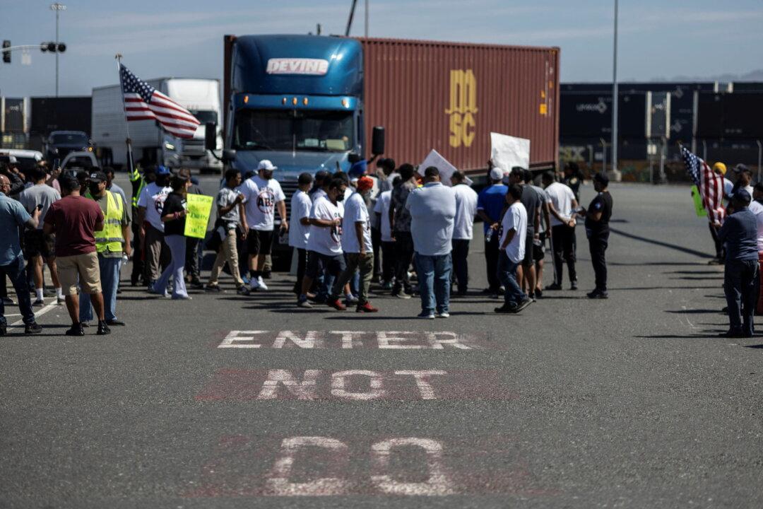 Clogged California Ports Face New Labor Risk From Trucking