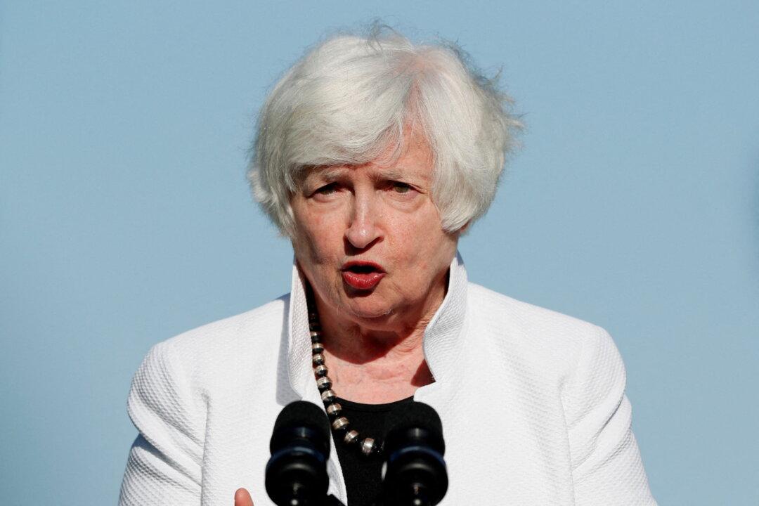 Yellen Denies US Economy Is in a Recession Despite Recessionary GDP Numbers