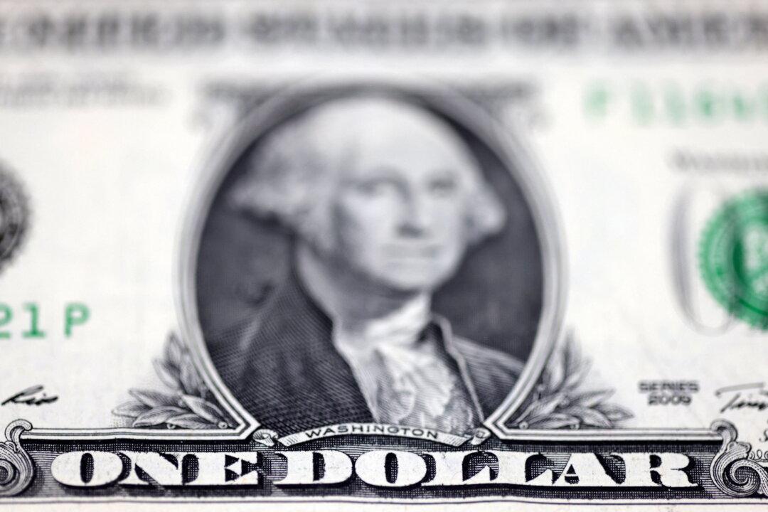 Dollar Edges Higher Before Key US Jobs Report