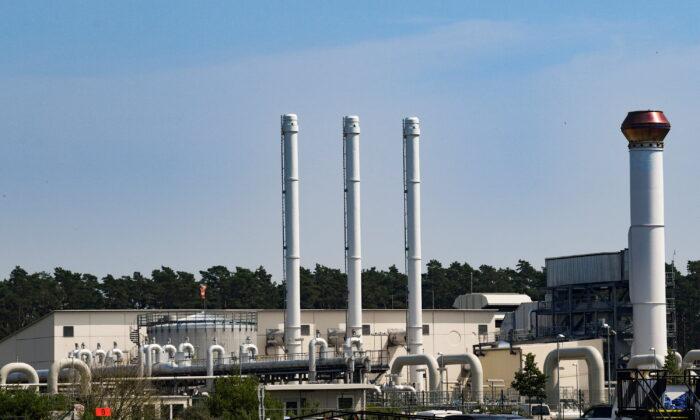 European Union Announces Compromise Gas Curbs Amid Russia Supply Cuts