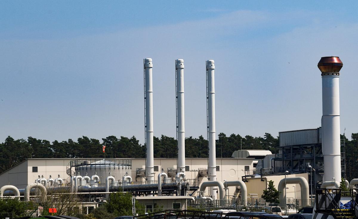 Russia Cuts Gas Flows Further as Europe Urges Energy Saving