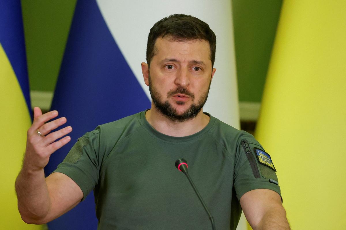 Zelenskyy Says No Ceasefire Without Recovering Land Lost to Russia