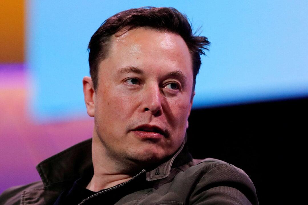 Elon Musk Warns Twitter Staff of ‘Difficult’ Times Ahead as He Ends Remote Work: Report