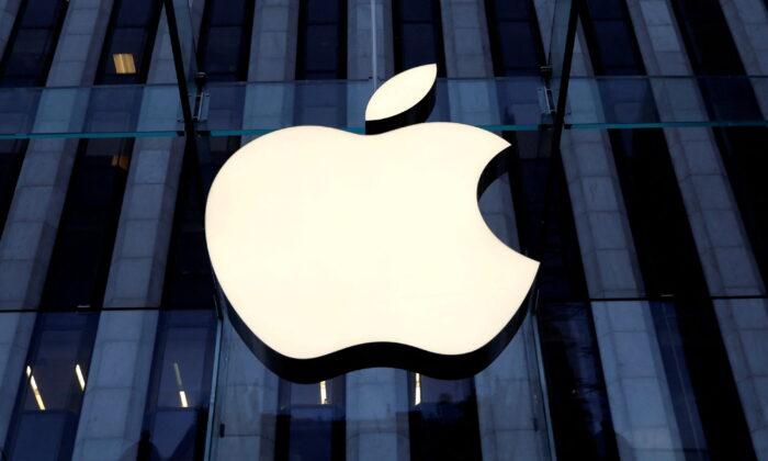 Apple’s $30 Million Settlement Over Employee Bag Checks Gets Court Approval