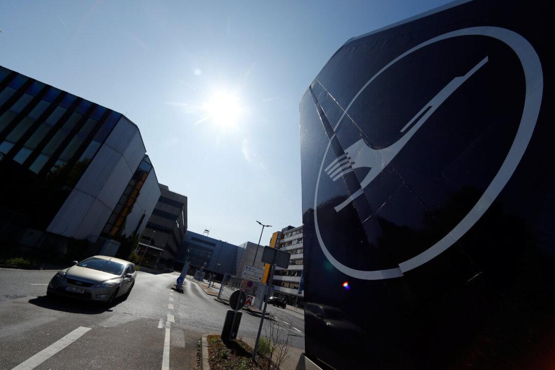 Lufthansa Pilots Vote for Industrial Action Over Pay
