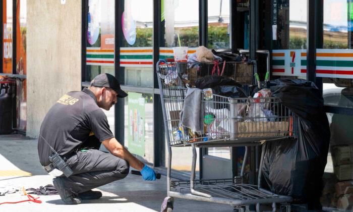 7-Eleven Asks LA-Area Stores to Close as Police Search for Gunman