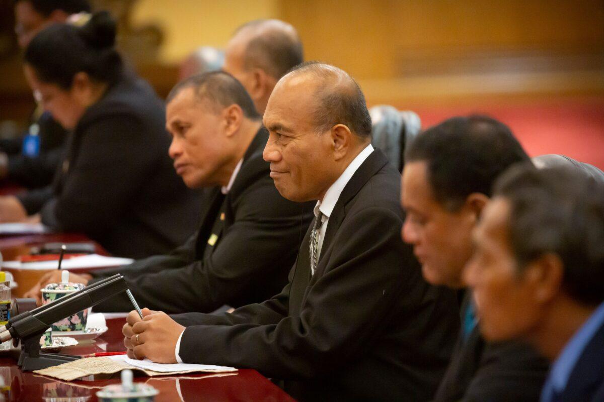 Kiribati's President Taneti Maamau (C) listens as Chinese leader Xi Jinping speaks during a meeting in Beijing on Jan. 6, 2020. (Mark Schiefelbein/Pool/AFP via Getty Images)