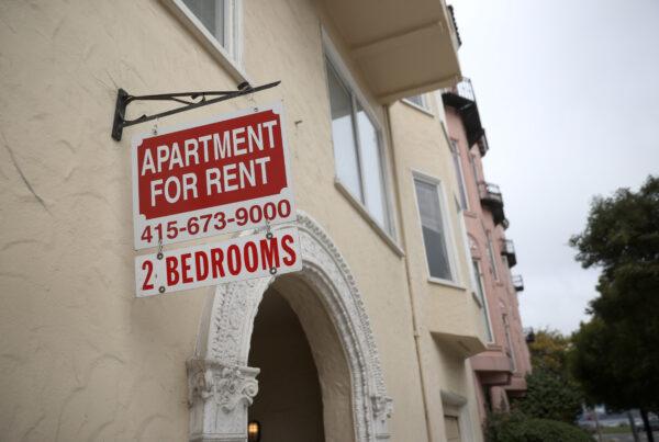 A “For Rent” sign posted in front of an apartment building in San Francisco, Calif., on June 2, 2021. (Justin Sullivan/Getty Images)