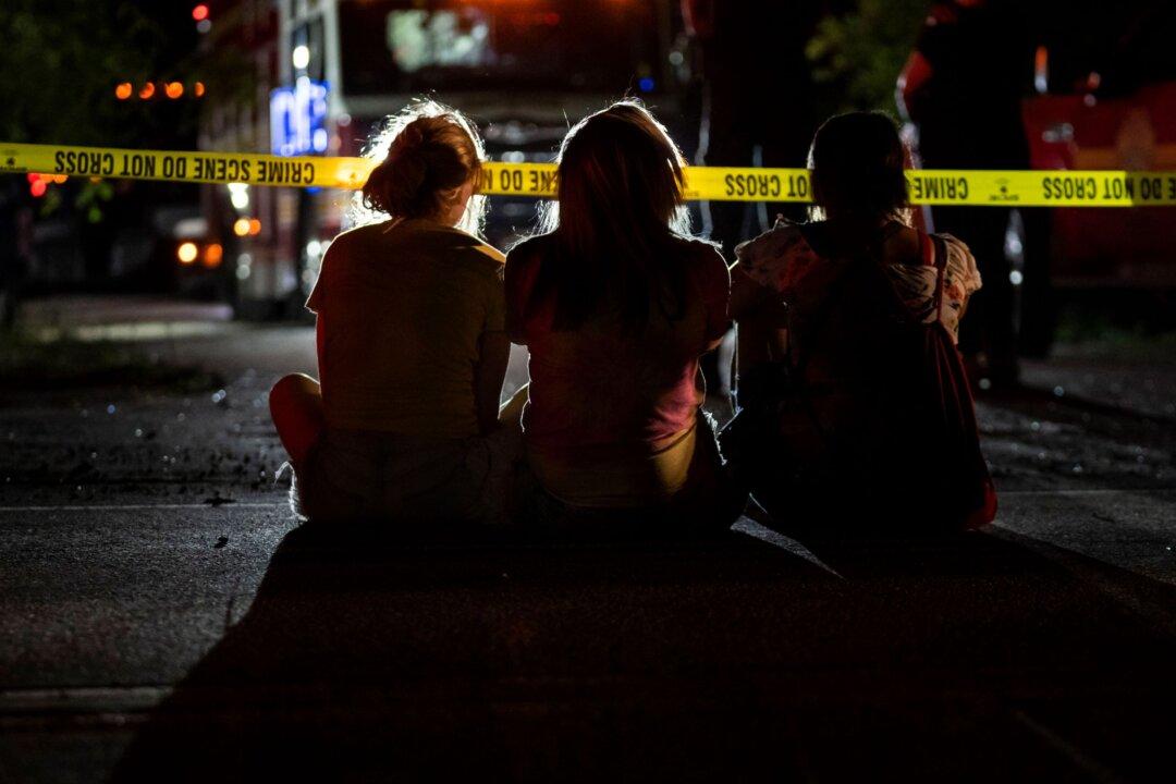 Bodies of Missing Man, 3 Children Found in Indianapolis Pond