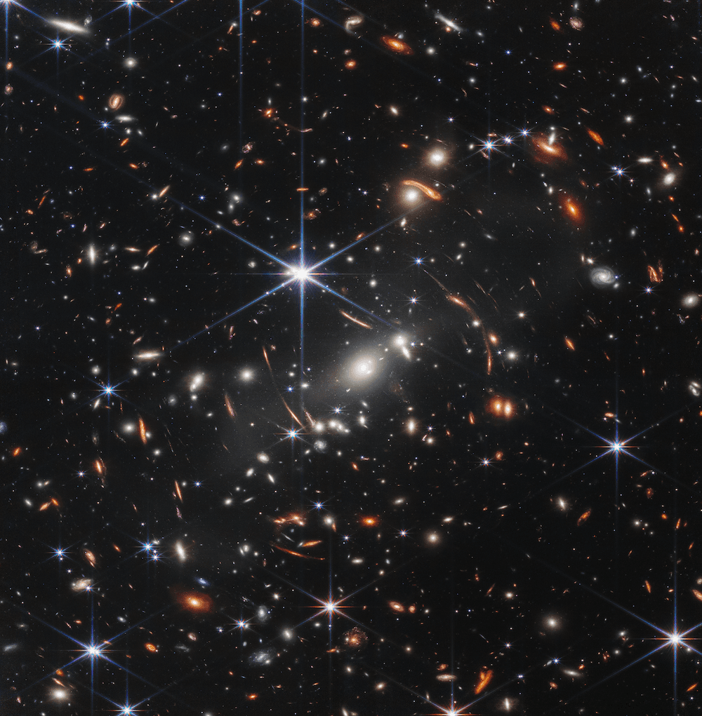 Webb's First Deep Field. (<a href="https://webbtelescope.org/contents/media/images/2022/035/01G7DCWB7137MYJ05CSH1Q5Z1Z?Collection=First%20Images&news=true">NASA, ESA, CSA, STScI</a>)