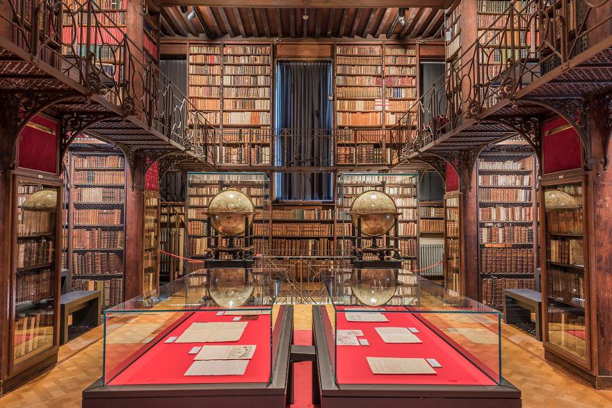  Hendrik Conscience Heritage Library, Antwerp, Belgium. (Courtesy of <a href="https://www.instagram.com/richardsilverphoto/">Richard Silver</a>)