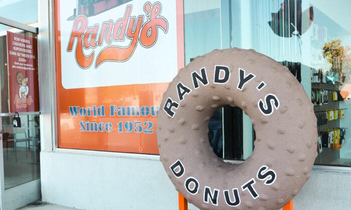 Randy’s Donuts Opens New Store in Costa Mesa, Celebrates OC Fair Opening