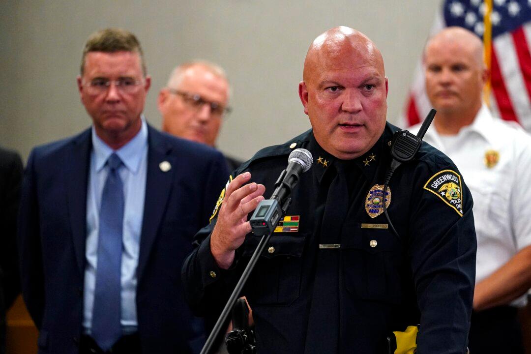 Police Praise Actions of Armed Civilian Who Killed Indiana Mall Shooter