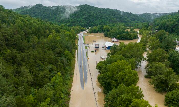 Appalachian Floods Kill at Least 16 as Rescue Teams Deploy