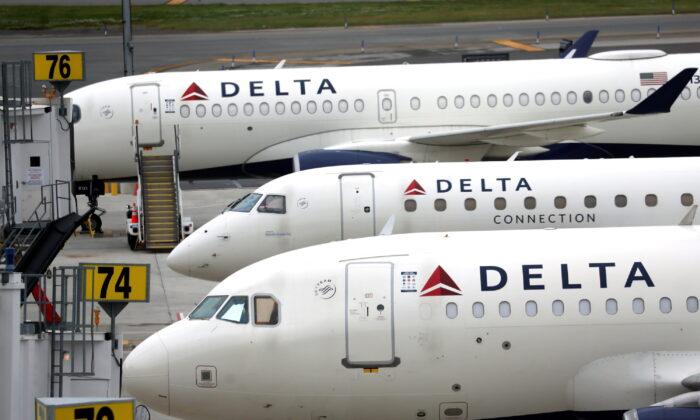 Delta Pilots Vote to Strike for New Contracts