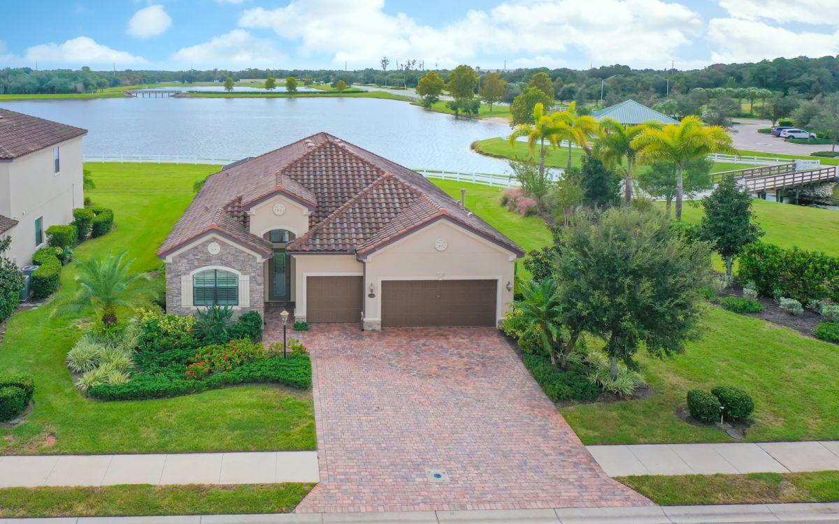 A single-family home for sale in Lakewood Ranch, Florida, listed for $1.2 million. The owner is from the United Kingdom. (Courtesy of Carla Rayman Kidd, Coldwell Banker, Sarasota, Florida.)