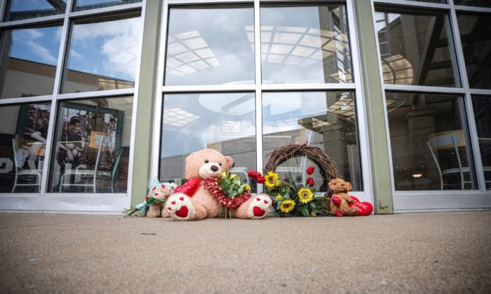 Community Mourns Indiana Mall Shooting Victims, Hails ‘Hero’ Civilian