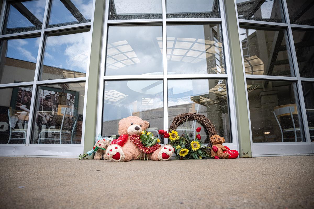Community Mourns Indiana Mall Shooting Victims, Hails 'Hero' Civilian