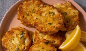 The Easiest Baked Crab Cakes Are Perfect for the Season