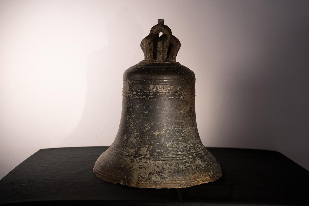 The bell found in the Gloucester wreck. (Courtesy of University of East Anglia)