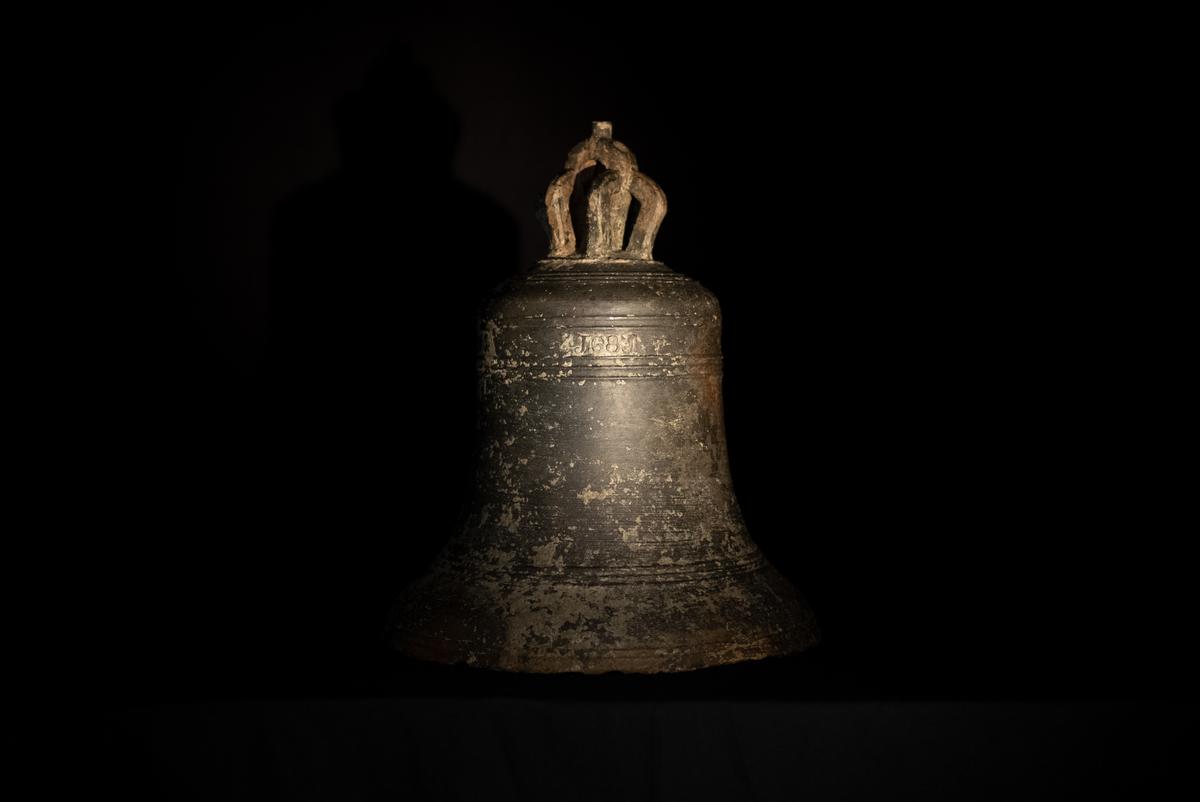 The bell measures 53.2 cm high and weighs 65 kg (143 pounds). (Courtesy of University of East Anglia)
