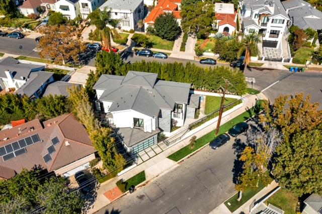 A single-family house in West Los Angeles, recently sold for $4.3 million. (Courtesy of Carian Slepian, international property realtor in California)