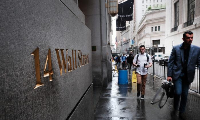 Wall Street’s ‘Fear Gauge’ Flashes Warning Signs