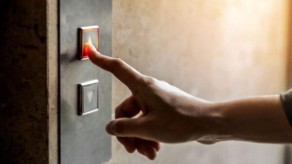 Touched repeatedly, lift buttons can easily spread pathogens.(jaboo_foto/Adobe Stock)