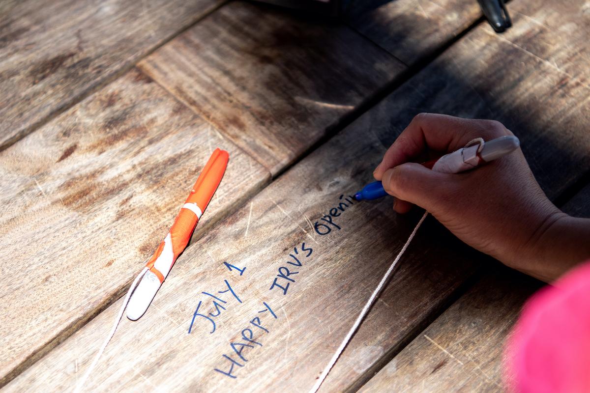 Customers and employees alike penned welcome-back messages on the restaurant’s outdoor tables on opening day. (Mariah Tauger/Los Angeles Times/TNS)