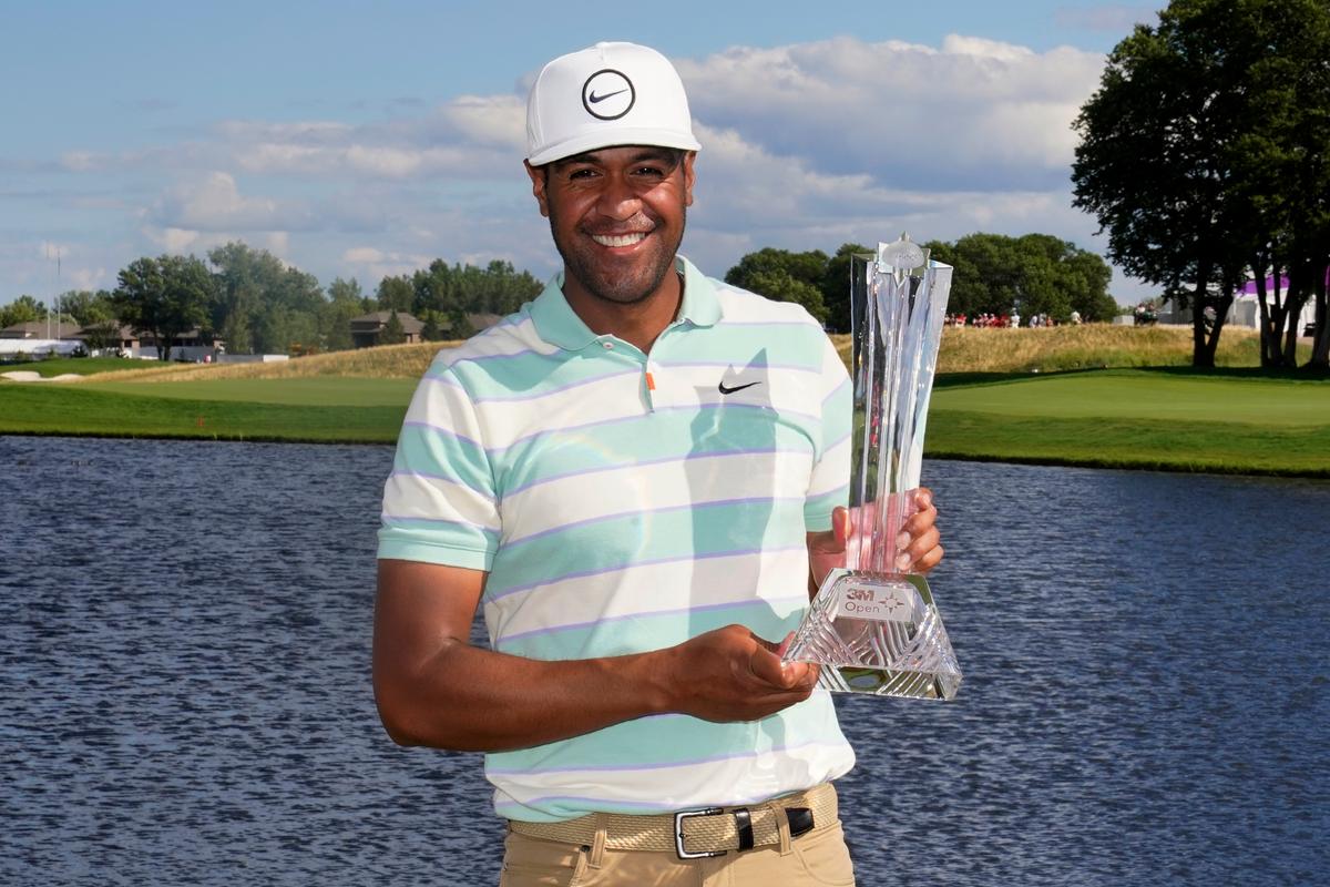 Finau Wins 3M Open by 3 With Late Surge