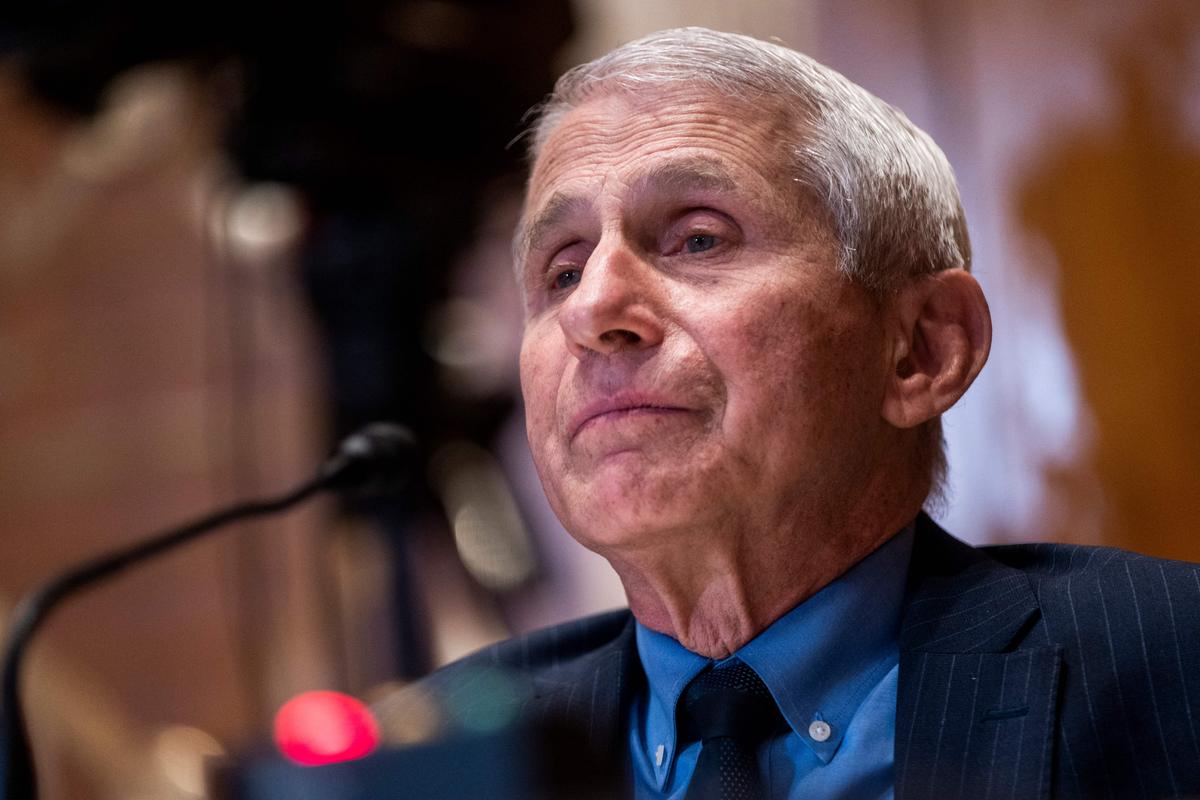Doctors Criticize Fauci for Saying COVID-19 Vaccines Induce 'Temporary' Menstrual Irregularities