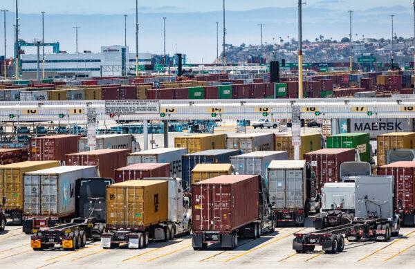 Trump-Supporting Truckers Vow to Stop Delivering to New York City