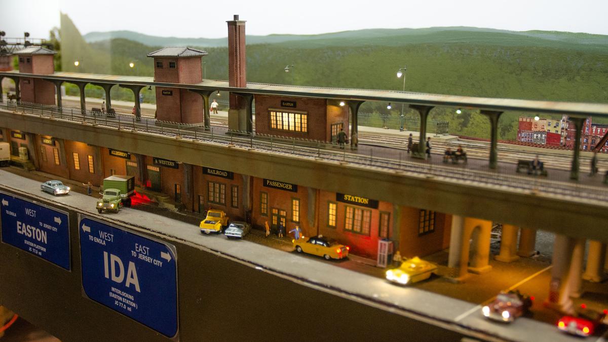 A replica of the Easton, Pa., train station on the Allegheny & Western line at the West Island Model Railroad Club on Long Island, N.Y. (Dave Paone/The Epoch Times)